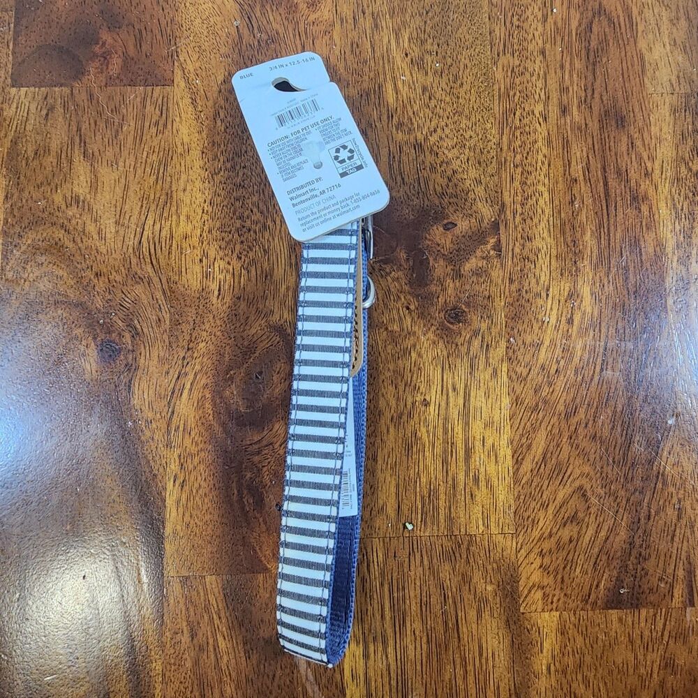 Dog Dresses Clipper and Colars Size S/M Lot of 7 - Picture 16 of 16